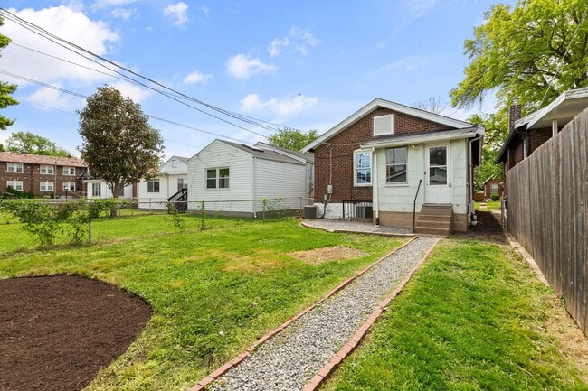 Building Photo - 4011 McDonald Ave