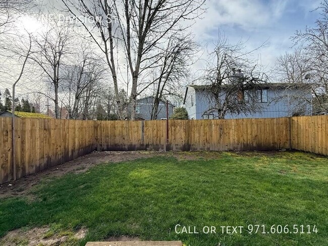 Building Photo - 3716 NE Division St