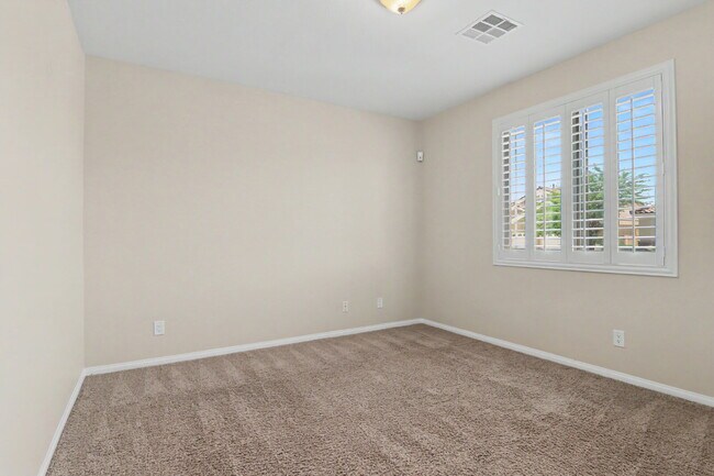 Building Photo - Immaculate 5-Bed, 3-Bath Entertainer’s Home on Over a Quarter Acre in Gated Riverwalk Ranch Manor...
