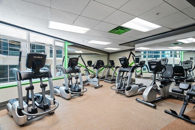 Building Photo - 1080 Park Blvd