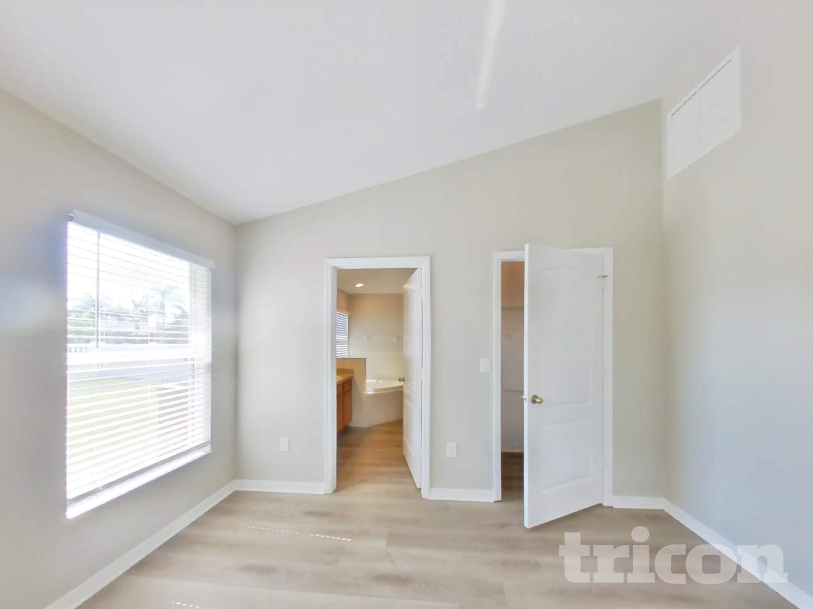 Building Photo - 3921 Langdrum Dr