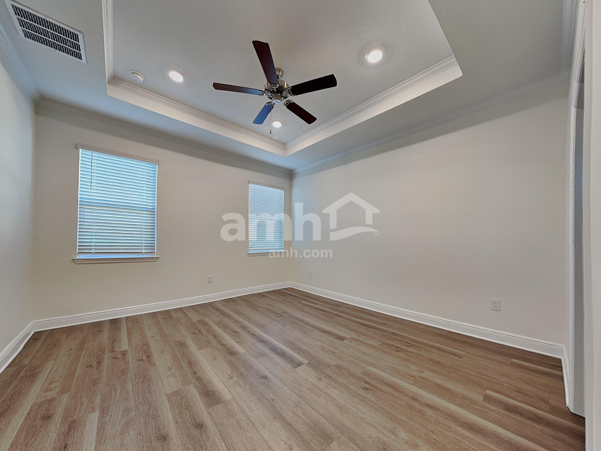 Building Photo - 27055 St Andrews Ave