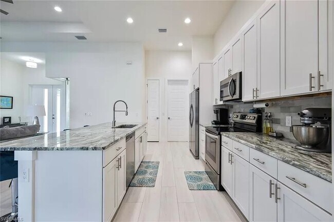 Building Photo - 2825 SW 3rd St