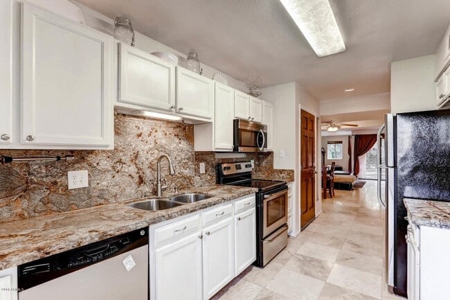 Building Photo - Scottsdale condo!