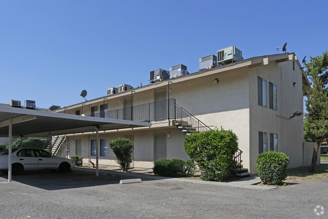 Building Photo - Highland Knolls