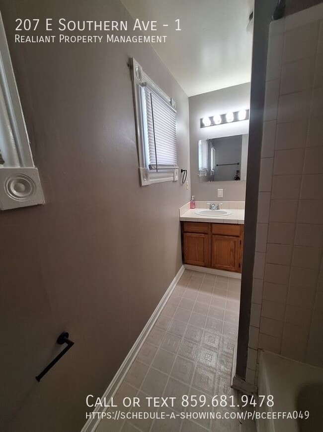 Building Photo - 207 E Southern Ave