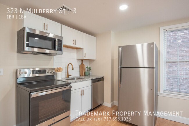 Building Photo - 323 N Mulberry St