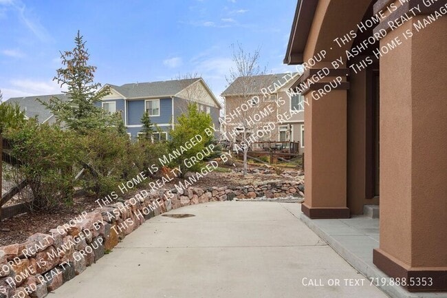 Building Photo - 7215 Rim Bluff Ln