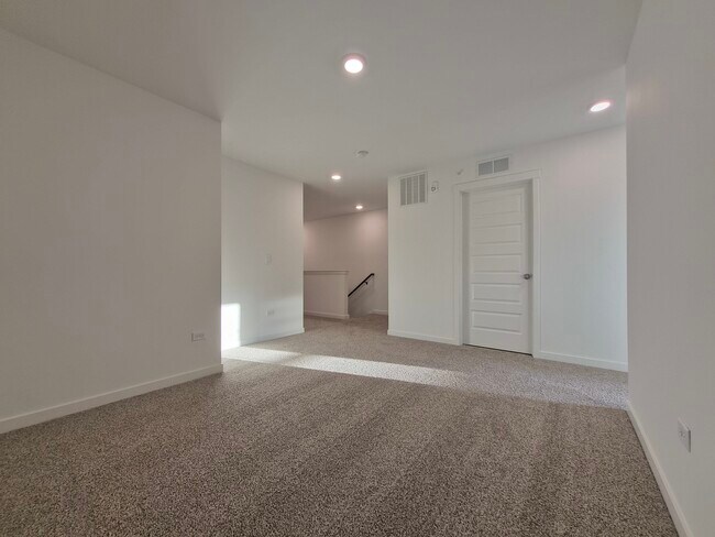 Building Photo - 2268 Barbera Dr