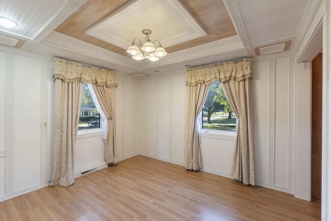 Building Photo - Beautiful 3-Bed 1.5-Bath House in Waterloo