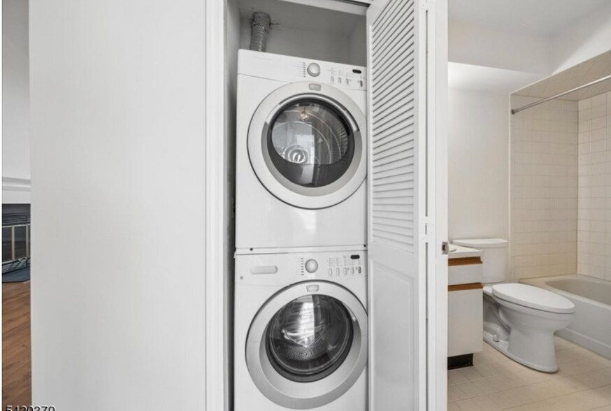 Building Photo - 20 Alexandria Way