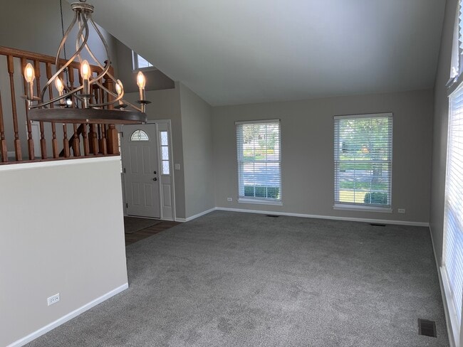 Building Photo - 1134 Dovercliff Way