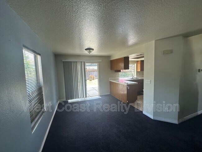 Building Photo - 7049 Arlington Pl