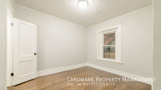Building Photo - 1843 W 54th St