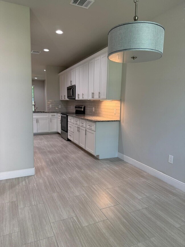Building Photo - 11158 Lake Dr W