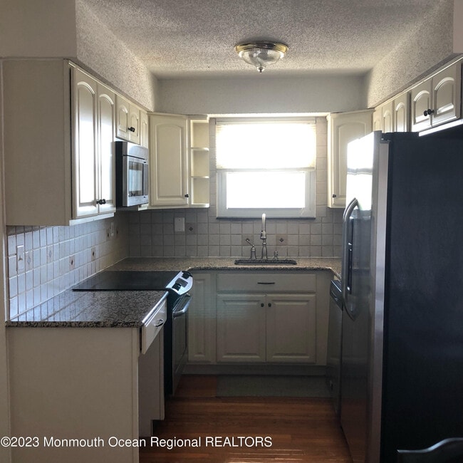 Building Photo - 6 Wharfside Dr