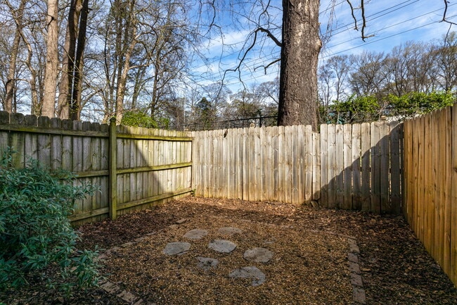 Building Photo - 380 Grant Cir SE