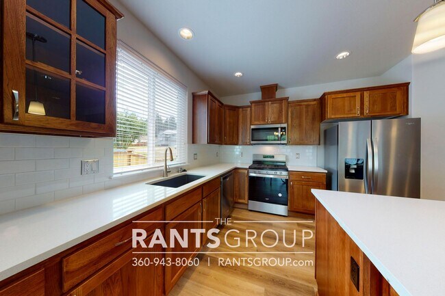 Building Photo - 3 Car Garage! Private Beach Access! Fantastic Location! I5 & shopping only 5 minutes away!