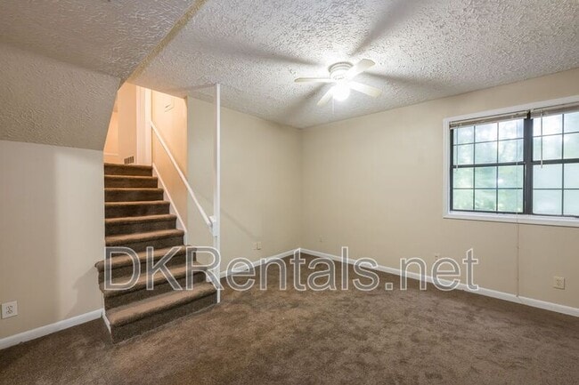 Building Photo - 3038 Courtney Dr