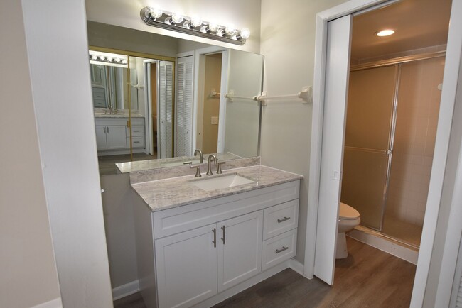 Building Photo - 5407 Pine Creek Dr