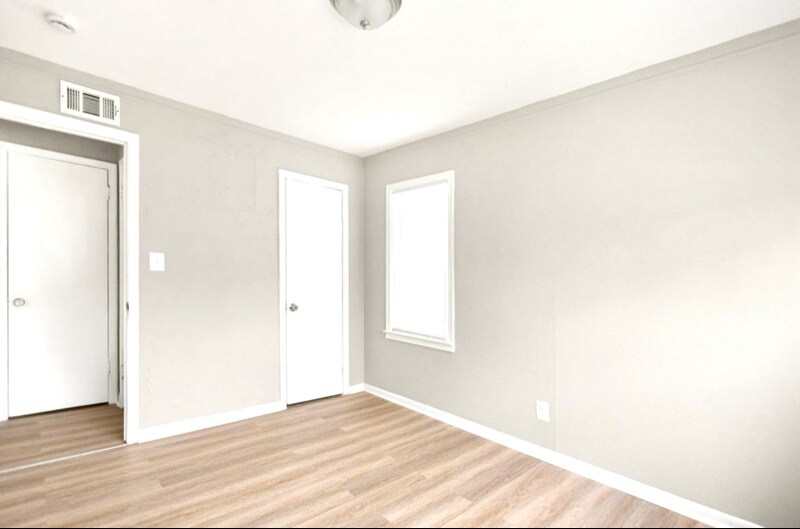 Building Photo - 8499 Meadow Ave