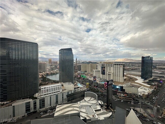 Building Photo - 3722 S Las Vegas Blvd