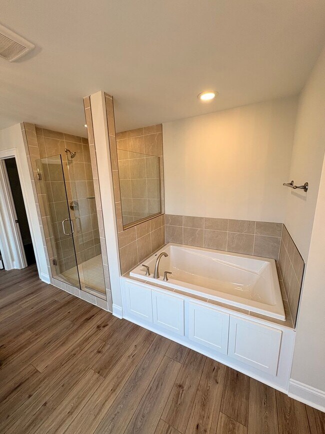 Building Photo - 110 Alva Ct