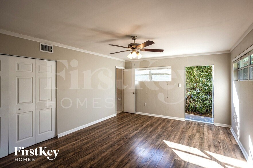 Building Photo - 7619 Kismet St