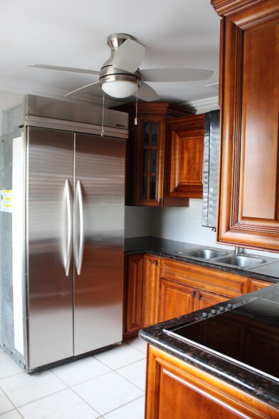 Building Photo - 6100-6104 4th Ave S