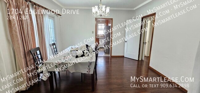 Building Photo - 1704 Edgewood Dr