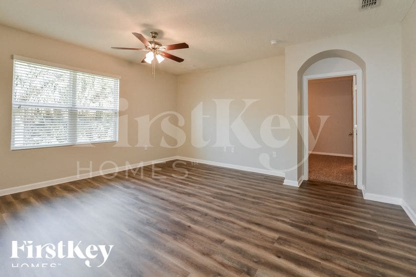 Building Photo - 2620 Falcon Ln