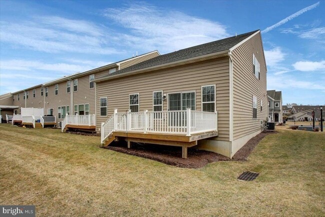 Building Photo - 5355 Mendenhall Dr.