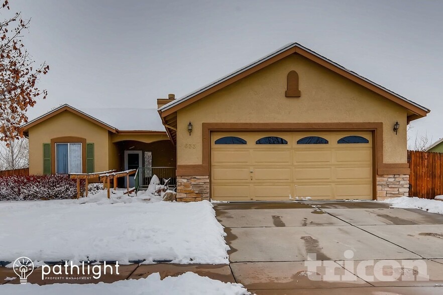 Building Photo - 633 Golden Eagle Dr