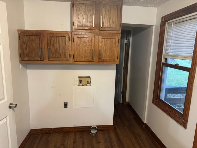 Building Photo - 608 Brevard St