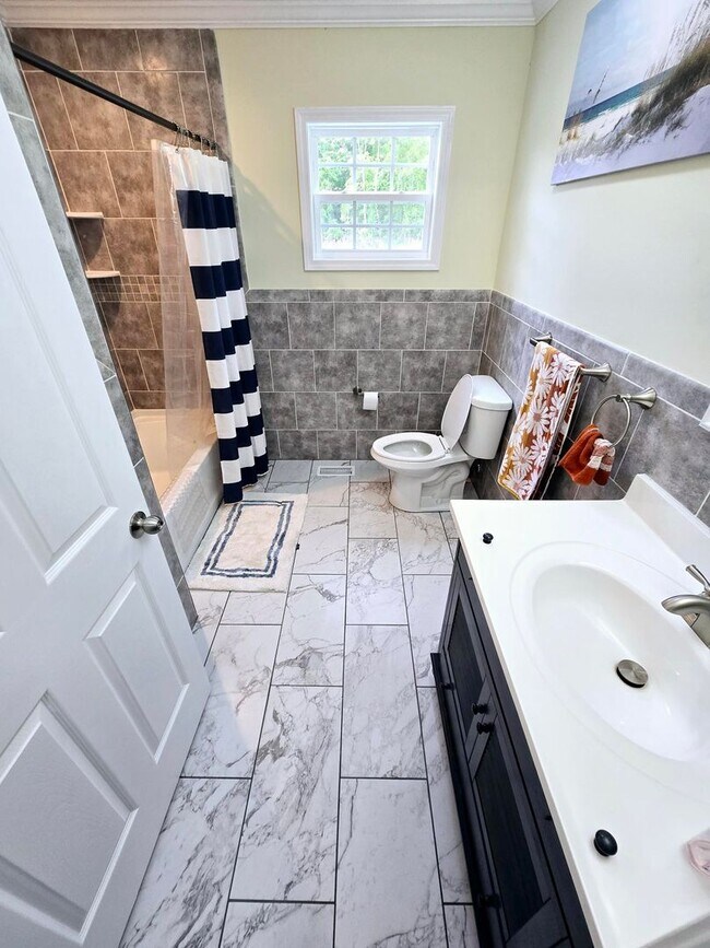 Building Photo - Amazing 4 bed room 3 bathroom home in the country with a large Private lot fully updated!!!!!!!