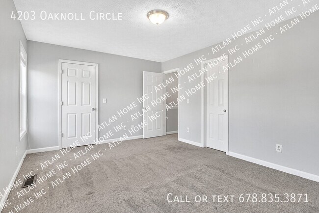 Building Photo - 4203 Oaknoll Cir