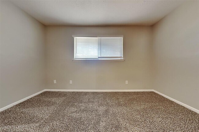 Building Photo - 29118 Raestone St