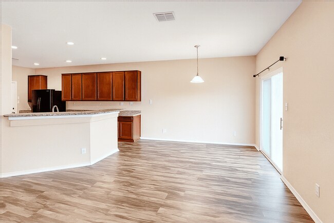 Building Photo - 9838 Twinbear Creek