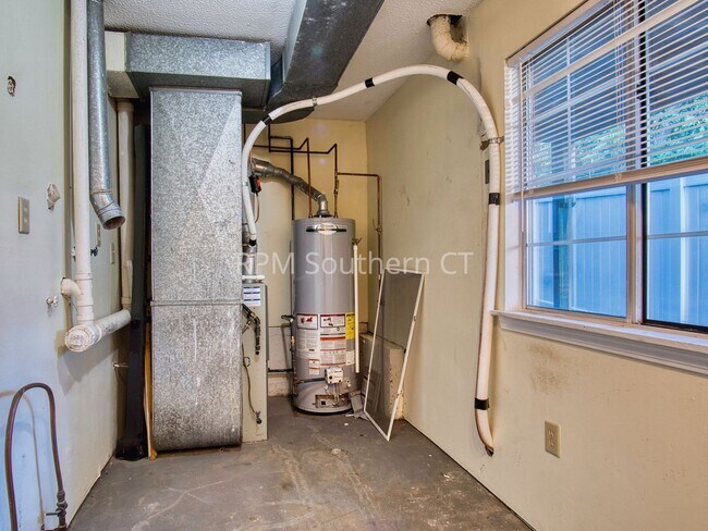 Building Photo - 1014 Campbell Ave