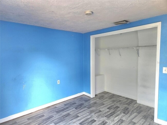 Building Photo - 11631 Seminole Dr