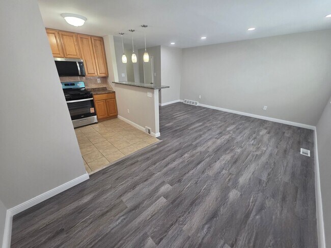 Building Photo - 264 Nandina Plaza