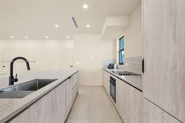 Building Photo - 4721 NW 6th Ave