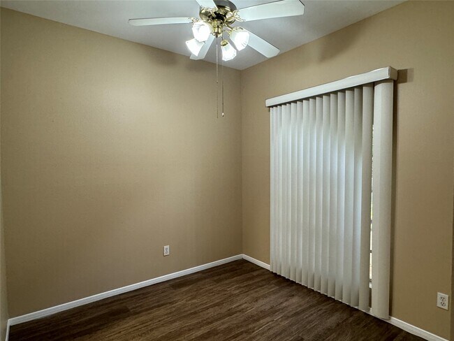 Building Photo - 6500 Harbor Town Dr
