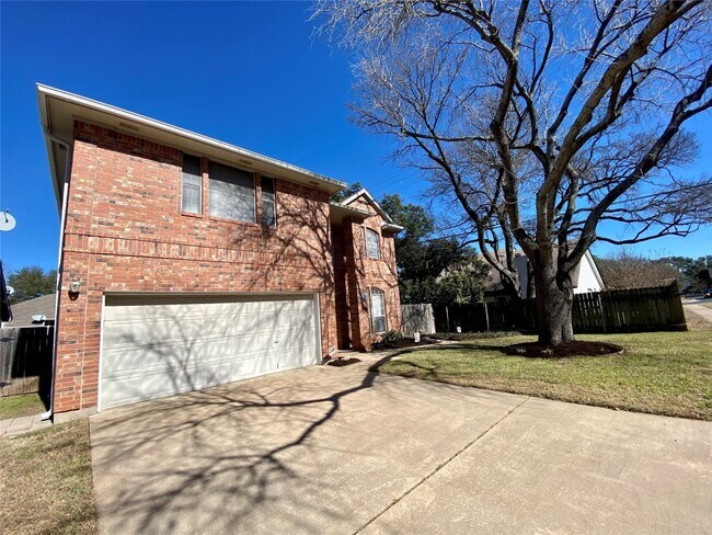 Building Photo - 4402 Everest Ln