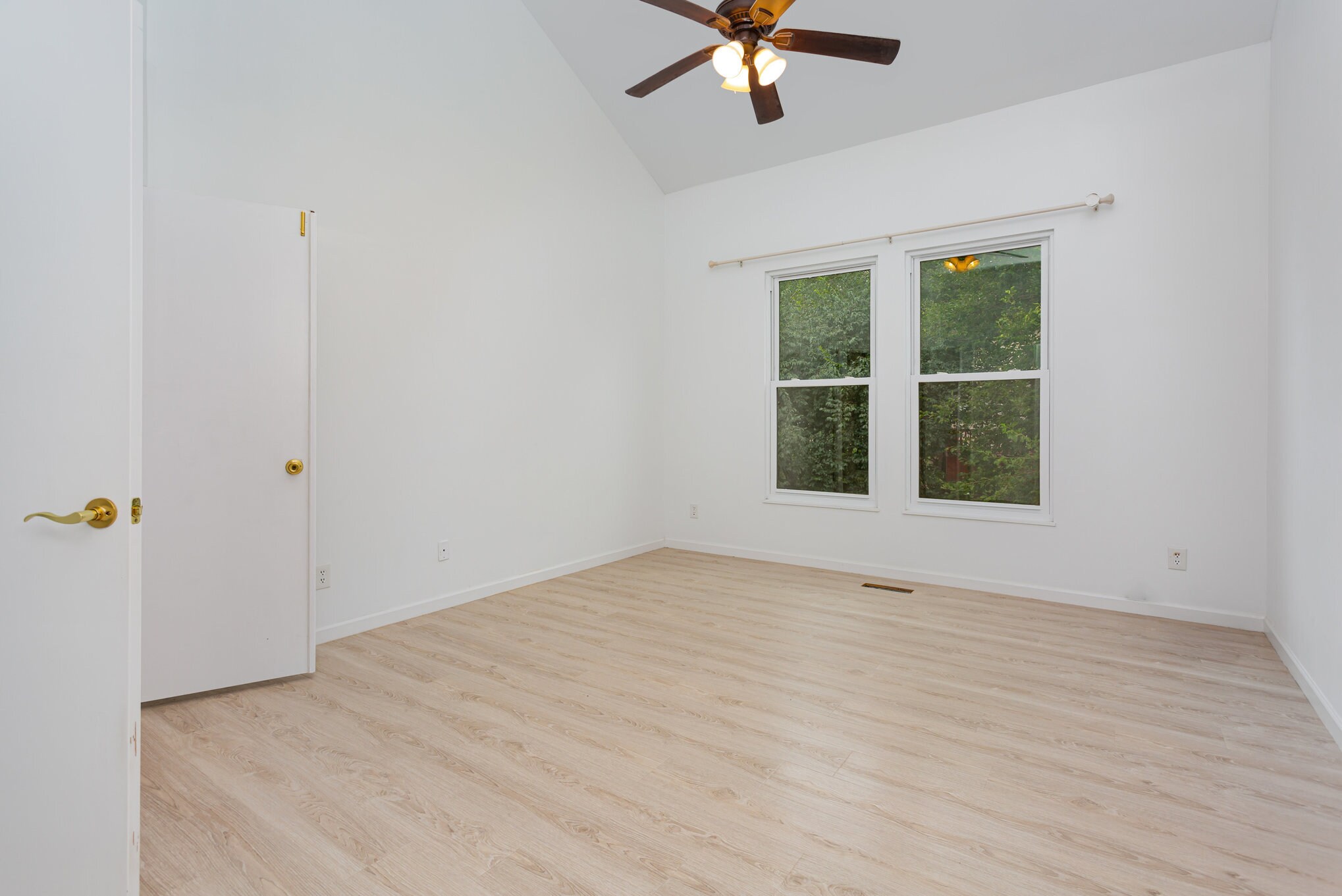 Building Photo - 662 Cherry Hill Dr