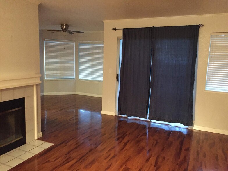 Building Photo - 2499 Alveswood Cir
