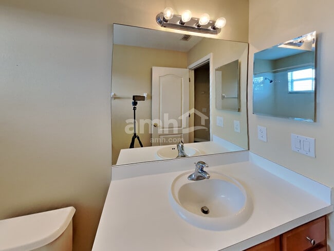 Building Photo - 1519 Swamp Rose Ln