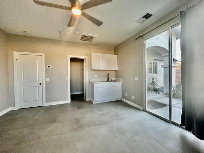 Building Photo - 41575 Ashford Pl