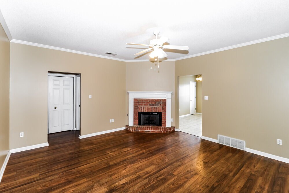 Building Photo - 8705 Eagle View Dr