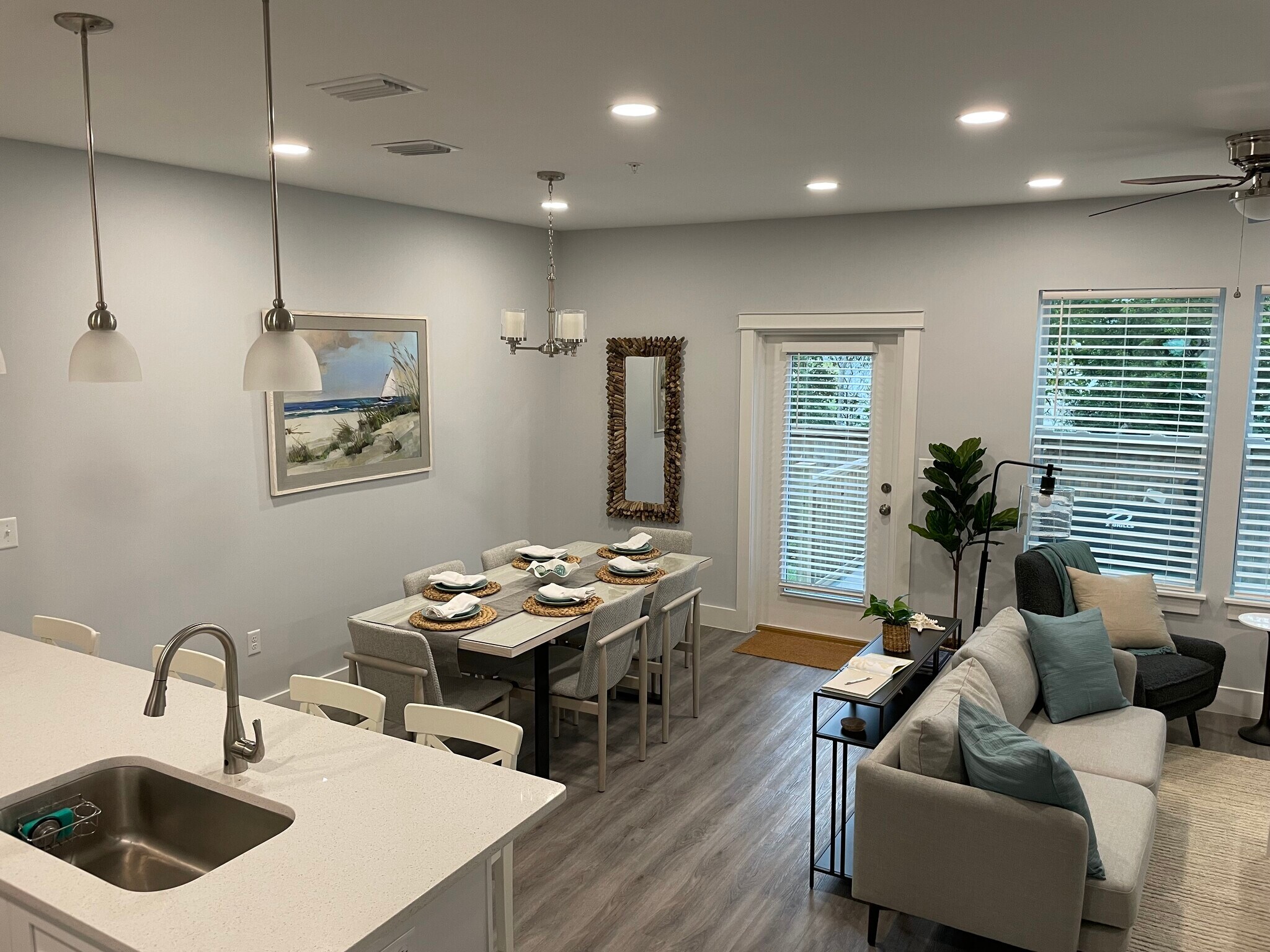 Building Photo - 2226 Joan Ave